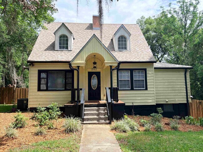 Building Photo - 212 Barbourville Dr