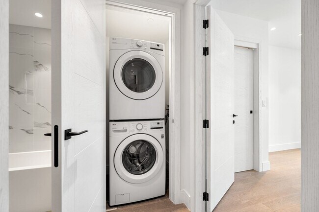 Building Photo - 61 Walnut Pl