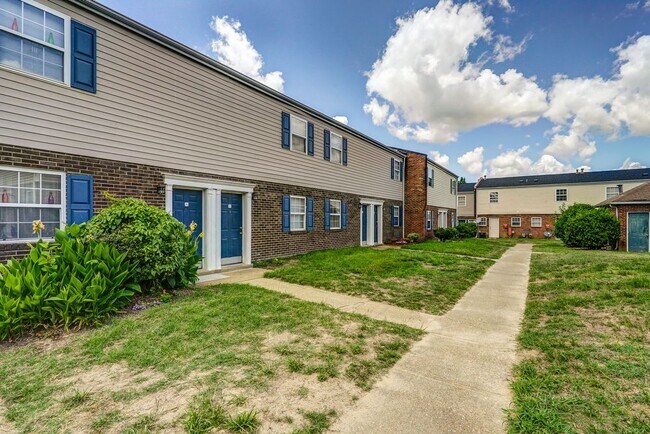 Building Photo - Enjoy your new home at Bradford Manor