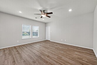 Building Photo - 21522 Autumn Summit St