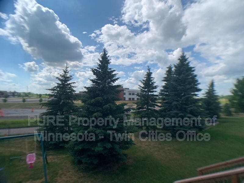 Building Photo - 1704 Basswood Ct