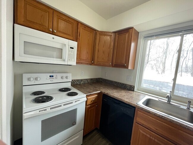 Building Photo - 5735 E G Ave