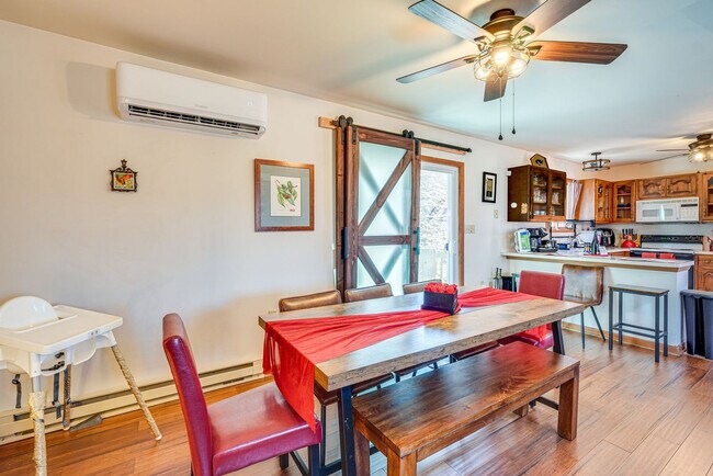 Foto del edificio - 5317 Woodbridge Dr E
