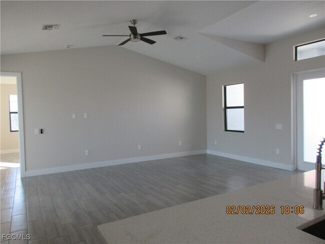 Building Photo - 208 NW 6th St