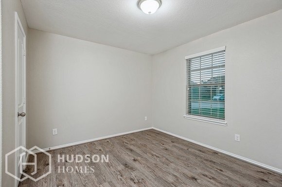 Building Photo - NOW AVAILABLE! - 19114 Warlander Ct, Porte...