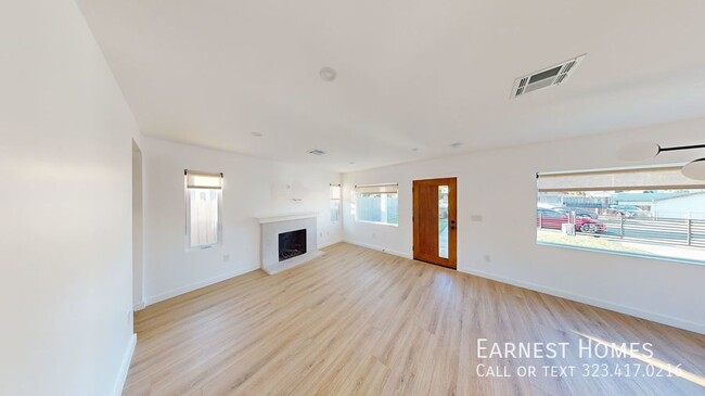 Building Photo - 5362 Templeton St Los Angeles, CA 90032