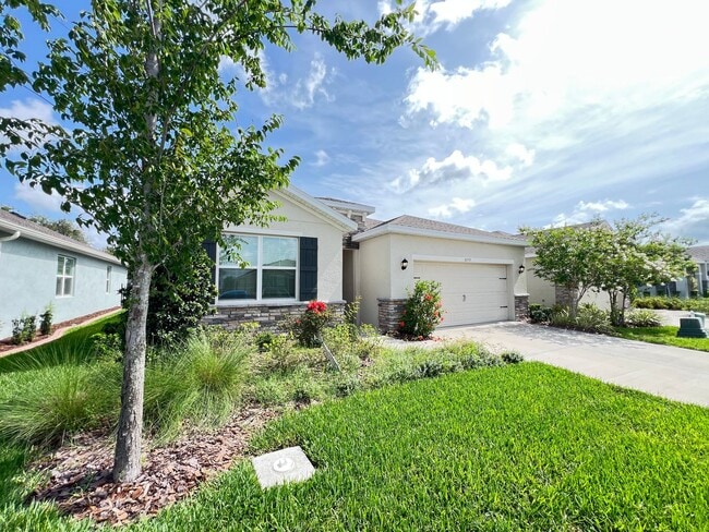 Building Photo - GORGEOUS 4BD/2BA Home in the Beautiful Bea...