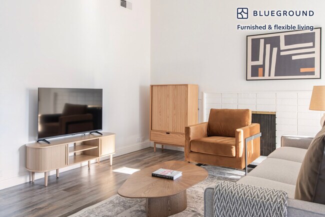 Foto del edificio - 801 Middlefield Rd