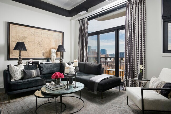 Foto del edificio - 1301 W Madison St