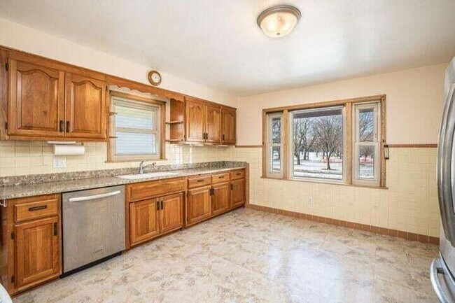 Foto del edificio - 2586 S 78th St