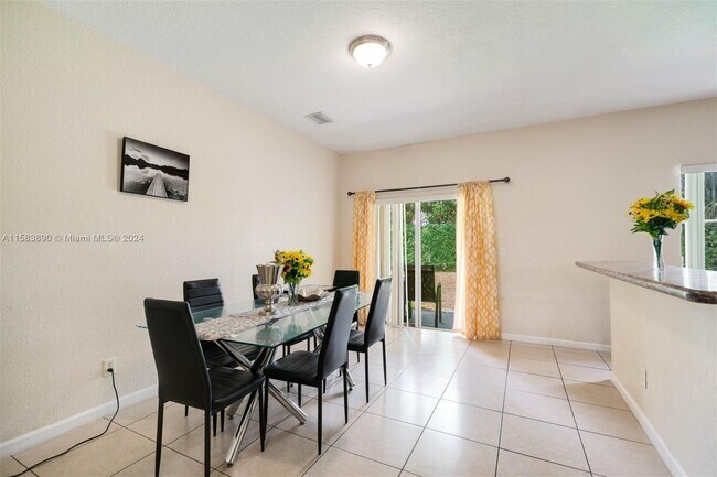 Building Photo - 208 S Santa Catalina Cir