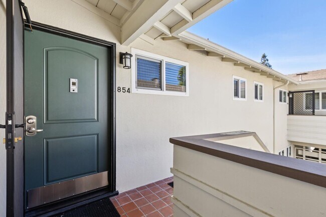 Foto del edificio - Remodeled 2 Bedroom in Downtown Palo Alto with Central A/C!
