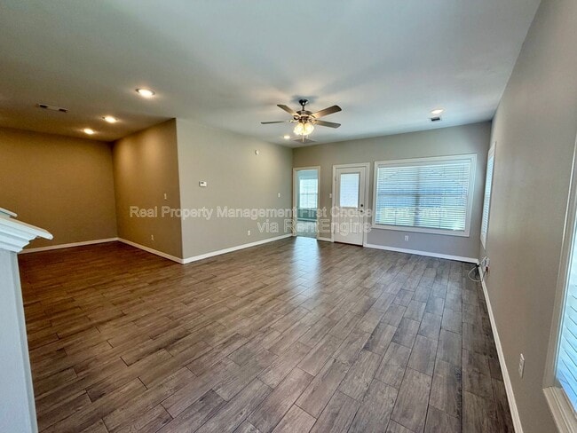 Building Photo - 9818 Mylea Cir