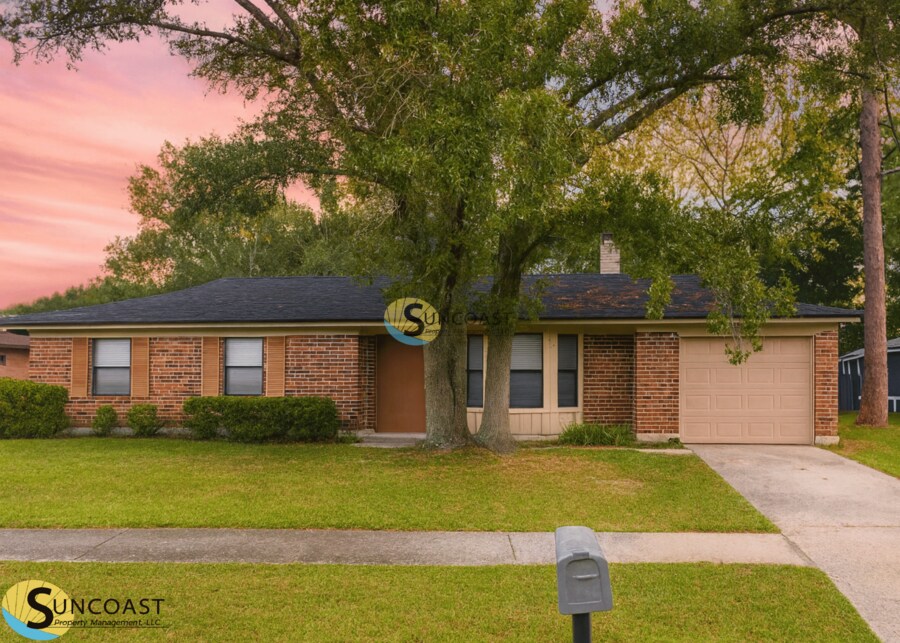 Foto principal - 2409 Justin Rd E