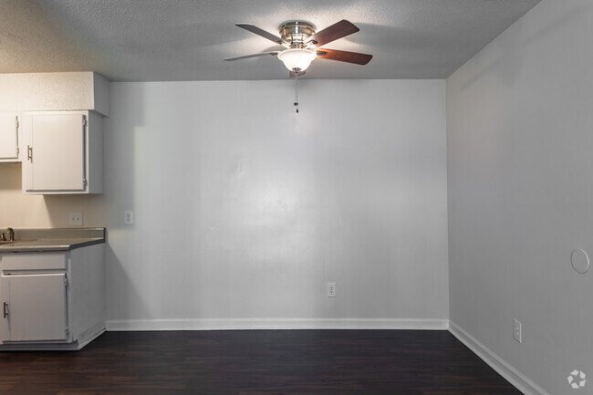 2HAB, 1.5BA - Comedor - Spring Hill Apartments