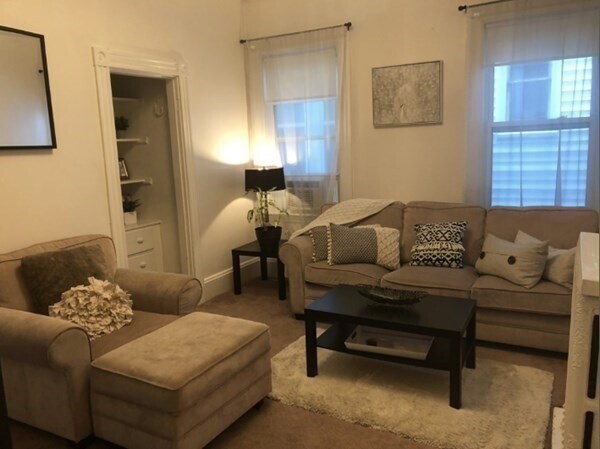 Foto del edificio - 891 E 4th St