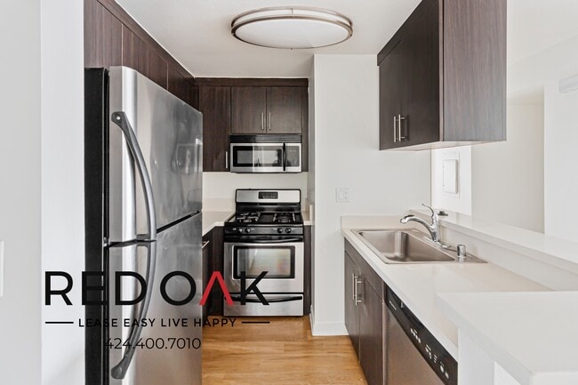 Foto del edificio - 7810 Topanga Canyon Blvd