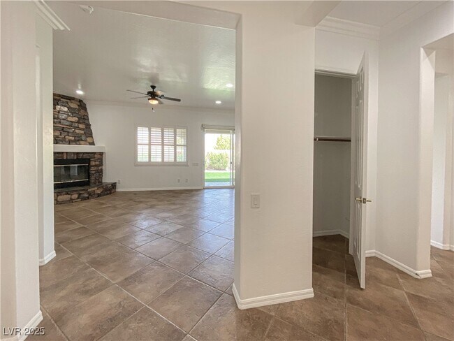 Building Photo - 2768 Kindeace Ave