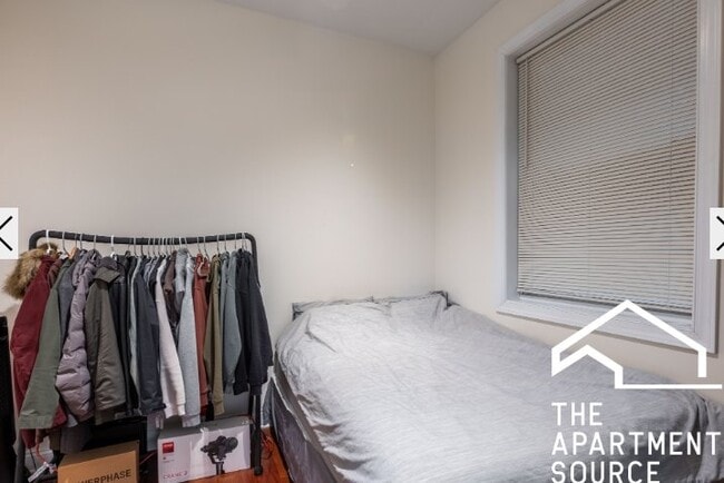 Foto del edificio - 1354 W Augusta Blvd