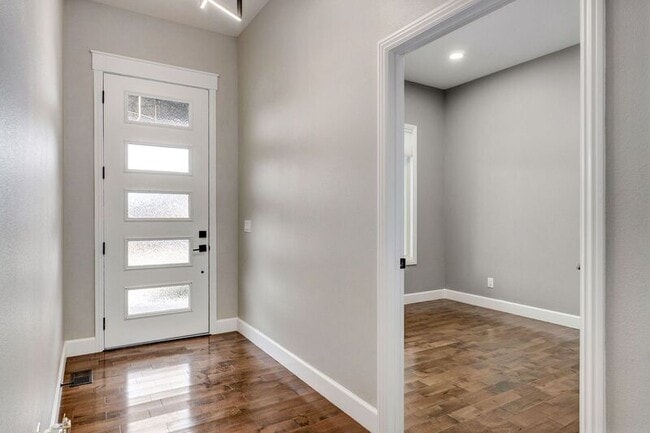 Building Photo - 6133 S Maryland Ave