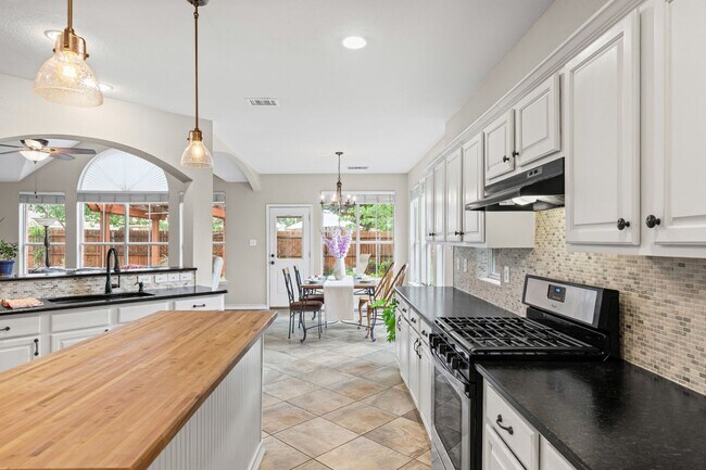 Foto del edificio - 1475 Applewood Dr