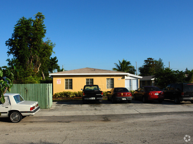 Building Photo - Monroe Street Apartments