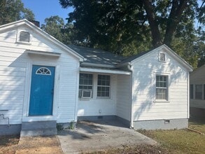 Building Photo - 814 South Street E