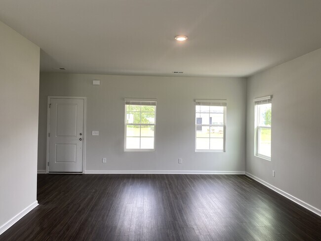 Building Photo - 107 Stillhouse Dr