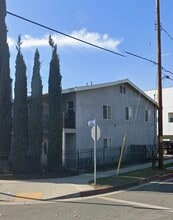 Building Photo - 14900 Wyandotte St