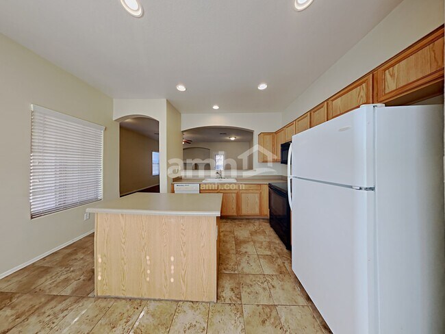 Building Photo - 8448 E Emelita Avenue