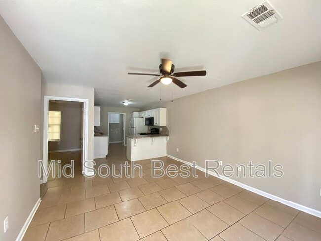 Building Photo - 321 Clint Rd