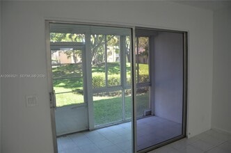 Building Photo - 1351 SW 125th Ave