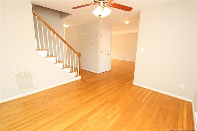 Foto del edificio - 101 Lake Meadow Dr