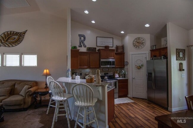Building Photo - Bear Creek Meridian