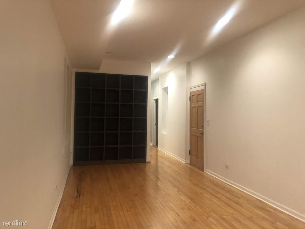 Primary Photo - 944 N California Ave