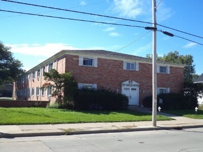 Primary Photo - Carriage House