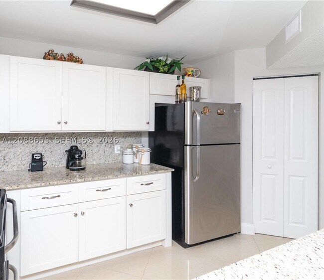 Foto del edificio - 1001 SW 128th Terrace