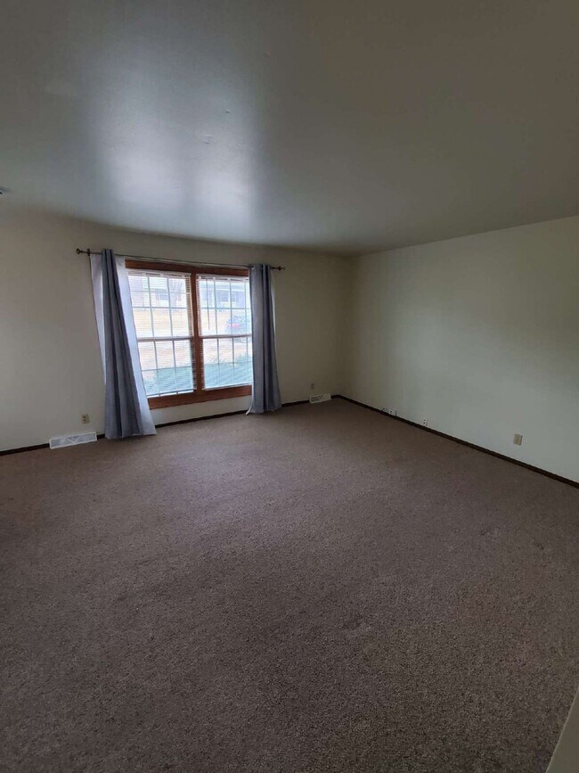 Foto del edificio - S69W14961 Cornell Cir