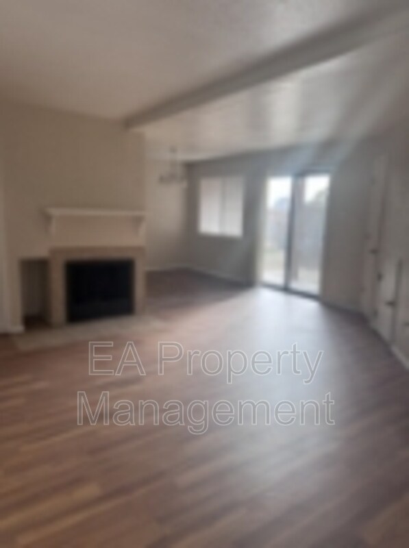Foto del edificio - 12304 Candelaria Rd NE
