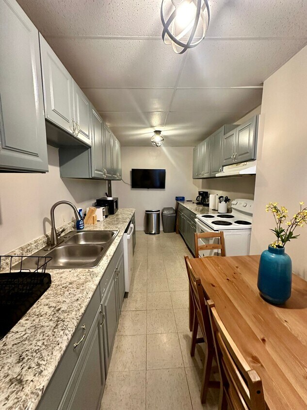 Foto principal - 27 Linden St