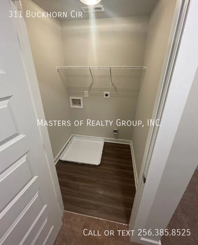 Foto del edificio - 311 Buckhorn Cir