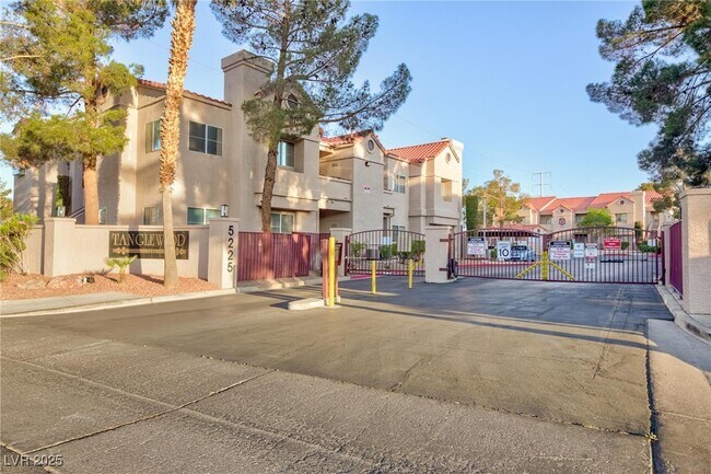 Foto del edificio - 5225 W Reno Ave