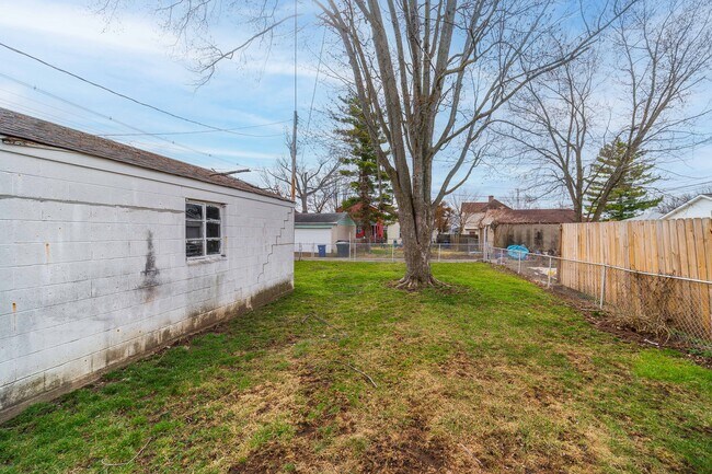 Foto del edificio - 1611 Walsh Ave