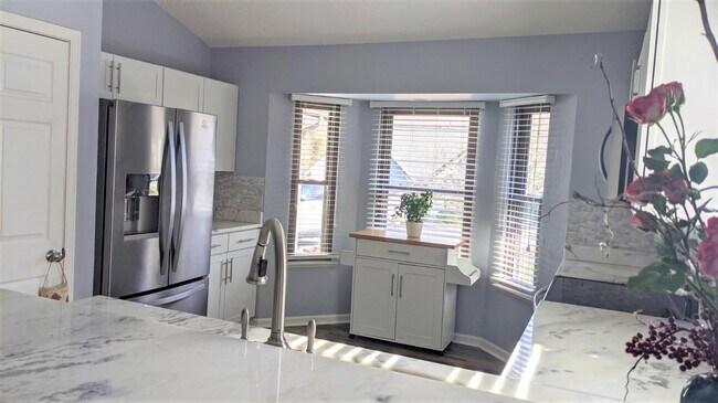 Will provide dinette set if you prefer - 124 Cimarron Dr