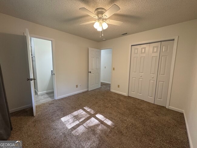 Building Photo - 108 Woodhaven Dr