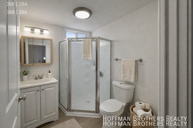 Foto del edificio - 1137 Irolo St