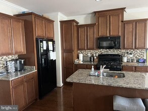Building Photo - 108 Rotunda Dr