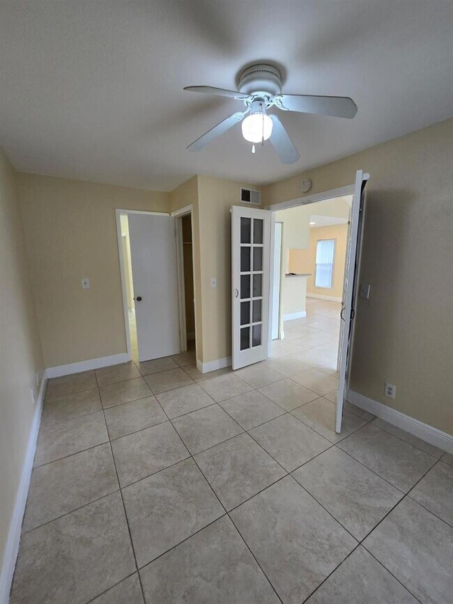 Foto del edificio - 8775 NW 39th St