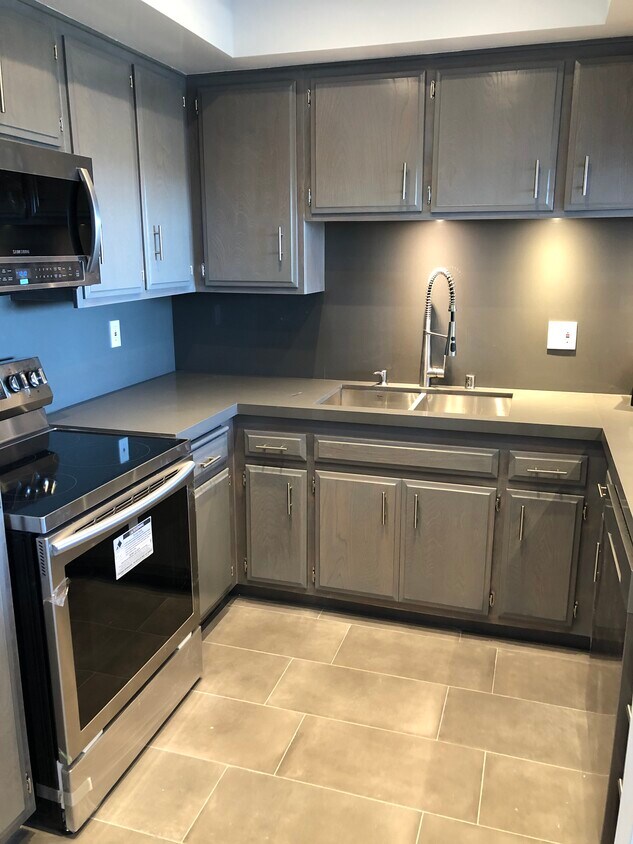 Dove Grey Kitchen - 321 S San Vicente Blvd