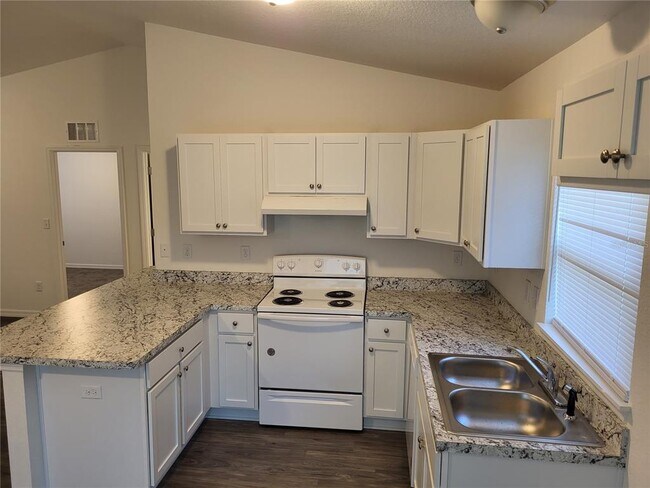 Building Photo - 1551 NW 57th Ct